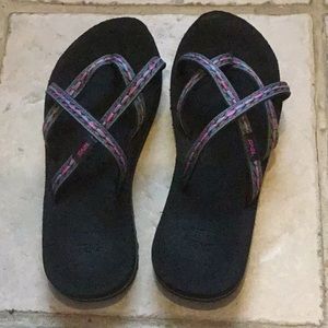 Teva Olowahu Flip Flops size 8